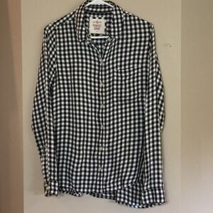 Perfectly Soft black & white gingham shirt. Size M